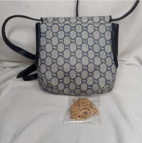 Authentic Vintage Gucci Plus GG Monogram Supreme Crossbody Bag - Picture 5 of 14